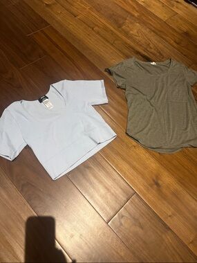 Ardene Light Blue Ribbed Cropped Tee and t-shirt.